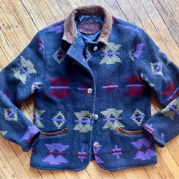 Woolrich Jackets & Blazers - Vintage 80’s era Woolrich chore coat with Southwestern pattern in Navy, size M